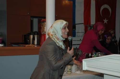 090-opening-ontmoet-centrum-Emine-Guney