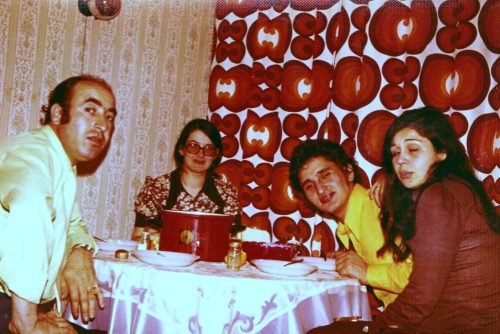 1971-Amsterdamvlnr-Hasan-Guney-XXXX-Remzi-Sen-Fulya-Sen-scaled