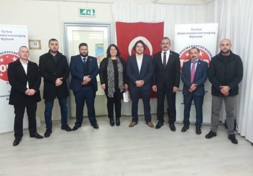 2012-Alphen-aan-de-Rijn-TOVER-bestuur-vlnr-selehattin-guldali-Enes-Gunes-Fatih-Ocak-Arzu-Senel-Anil-Demirbag-Durmus-Dogan-Savas-Akcay-Murat-Haykir-1