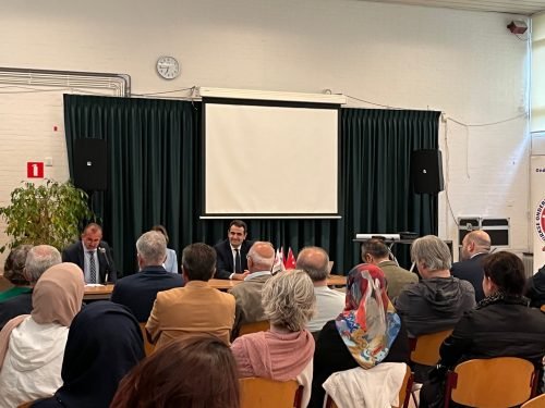 20230629-TOVER-vlnr-Durmus-Dogan-consul-generaal-Sevgi-Kisacik-ambassadeur-Selcuk-Unal-Gasten