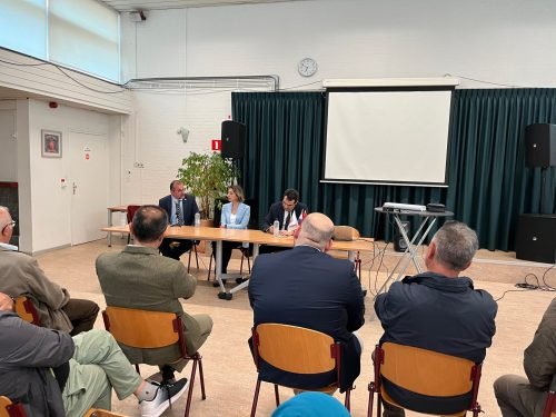 20230629-TOVER-vlnr-Durmus-Dogan-consul-generaal-Sevgi-Kisacik-ambassadeur-Selcuk-Unal-rij-1-voorzitters-van-de-zelforganisaties